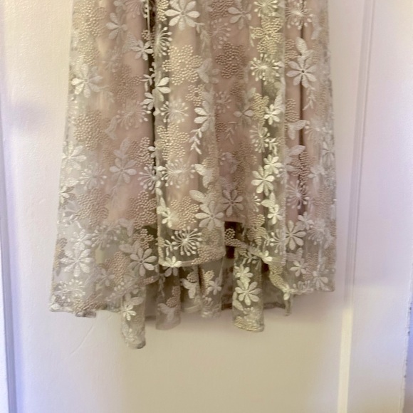 COPY - TAHARI Women's Sleeveless Embroidered Lace. Size 6. New with tags - NEVE… - Picture 4 of 12